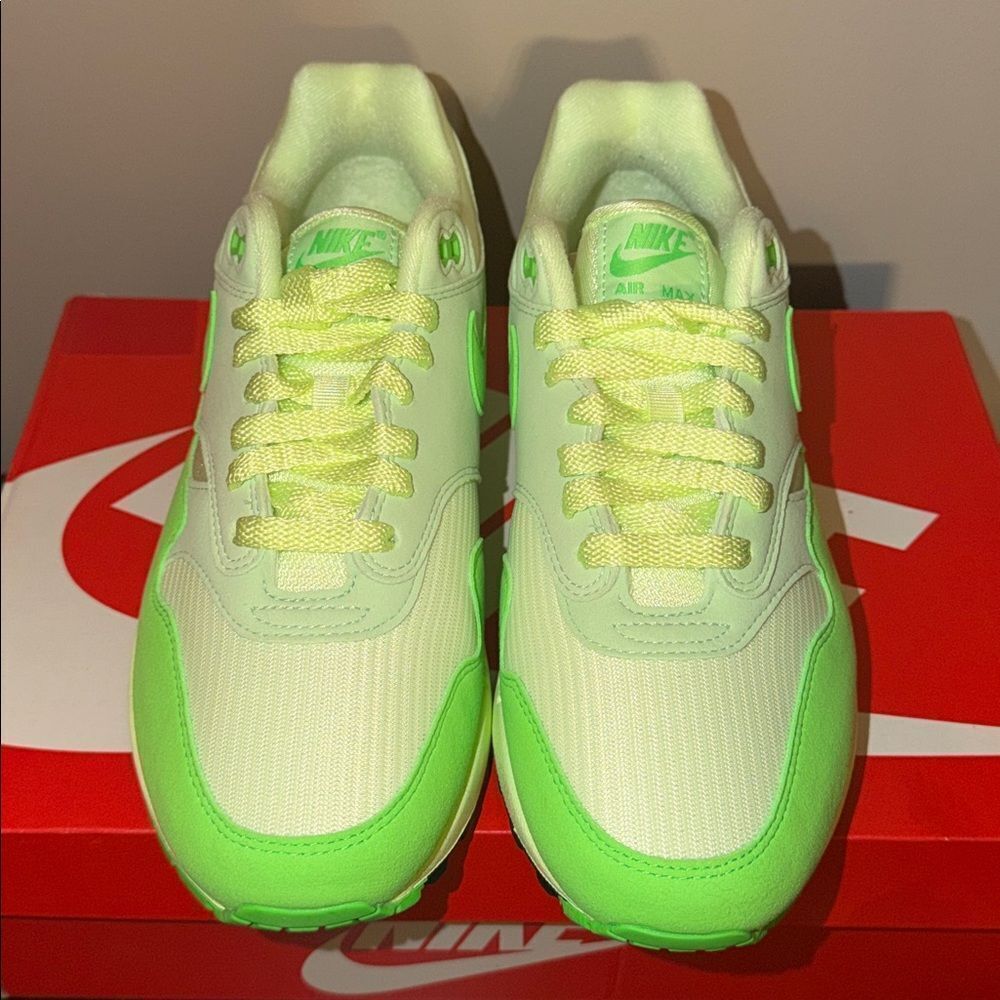 Nike Air Max 1 ‘87 ‘Vapor Green’ HJ7329-376 Women’s Size 10 - Picture 3 of 6